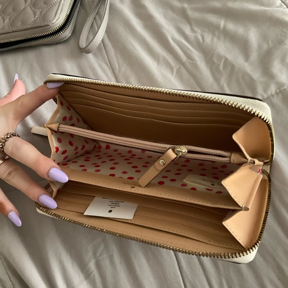 Kate Spade Wallet - Picture 4 of 4